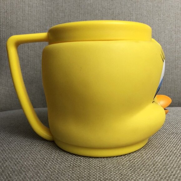 Vintage Looney Tunes Tweety Bird Mug 1992 Warner Bros Plastic Novelty 3D Cup - Picture 7 of 14